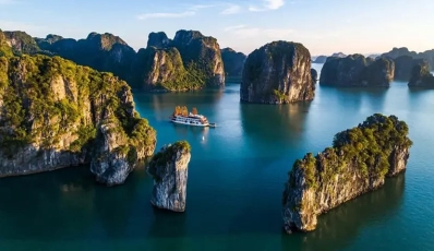 Visit Bai Tu Long Bay - Travel Guide